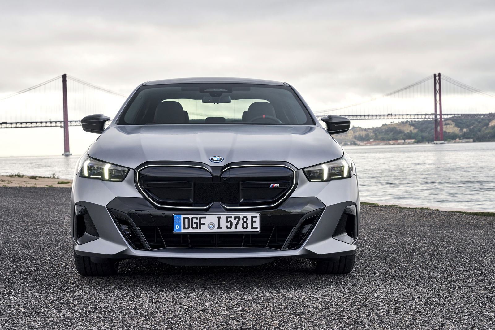BMW i5 M60 - front